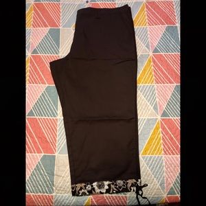 NWT cropped pants w/ Mickey flower details at hem